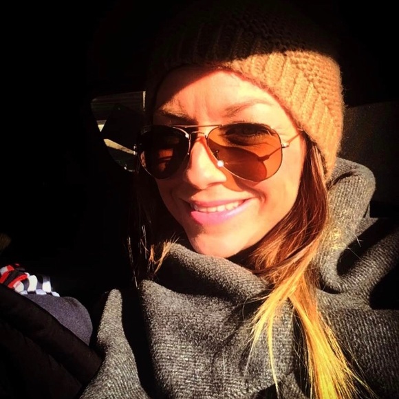 Meet your Posher, Stacey mae pearl - Picture 2 of 5